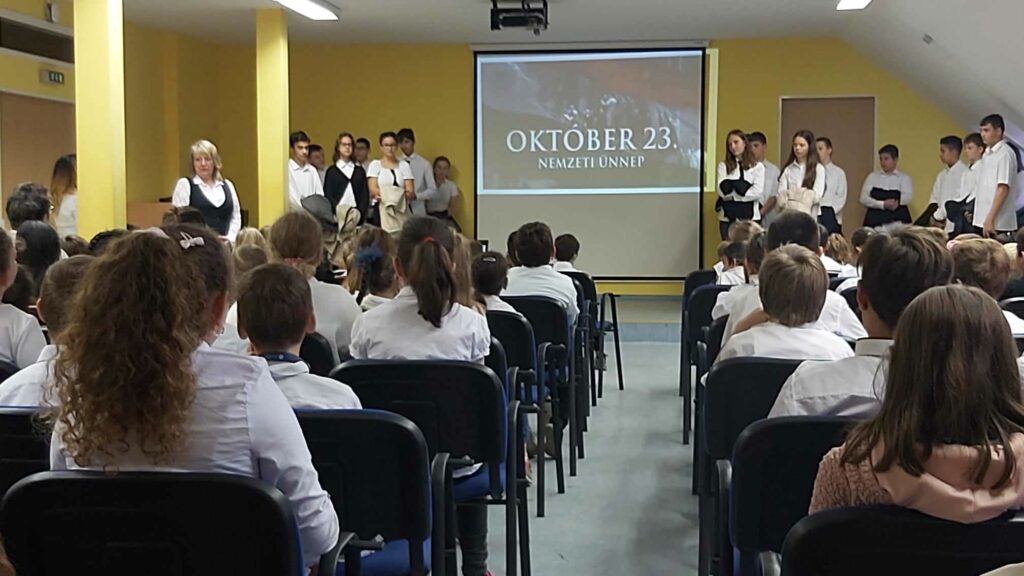 október 23.